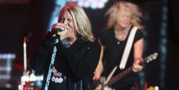 Def Leppard & Motley Crüe Def Leppard & Motley Crüe